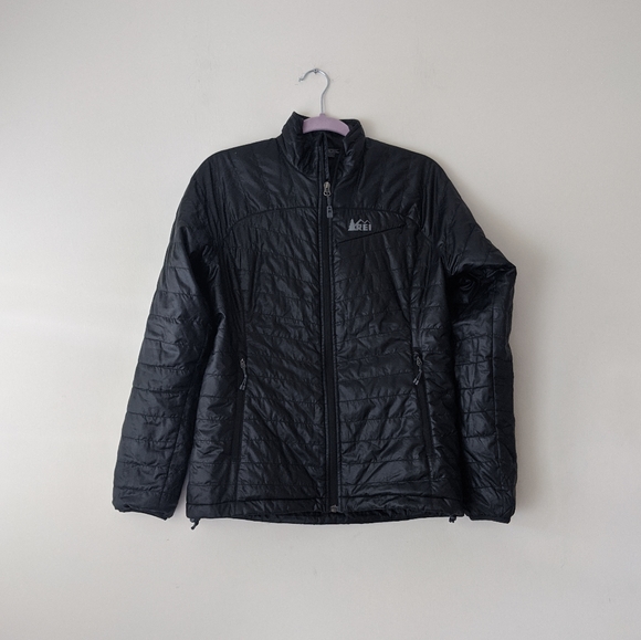 hoodless black jacket